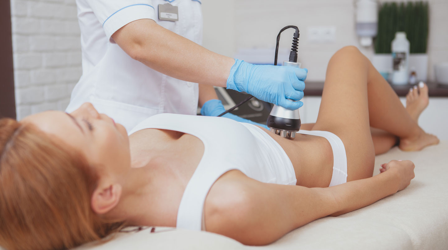Consultation médicale pour un remodelage corporel par ultrasons